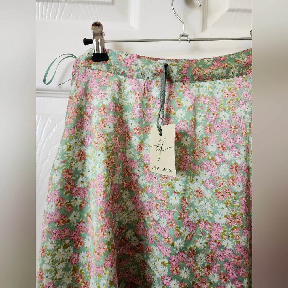 Dress Forum Floral A-Line Midi Skirt in Mint and Pink